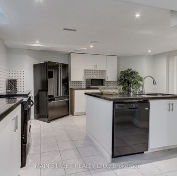 Single Family 898 Stonehaven Avenue  Newmarket For Sale