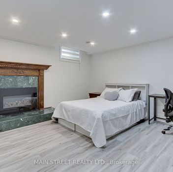 Single Family 898 Stonehaven Avenue  Newmarket For Sale