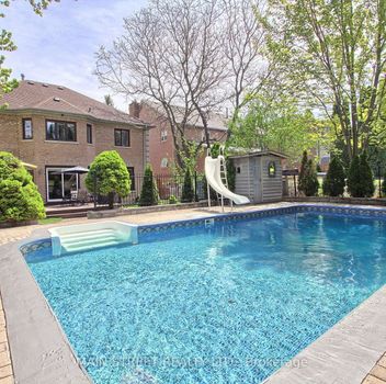 Single Family 898 Stonehaven Avenue  Newmarket For Sale