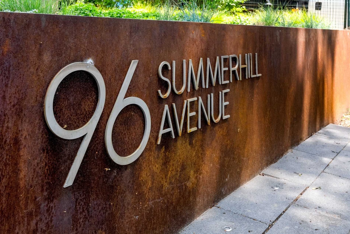 96 Summerhill Ave Toronto AGENT ON DUTY