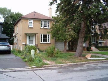 30 Edinburgh Dr
