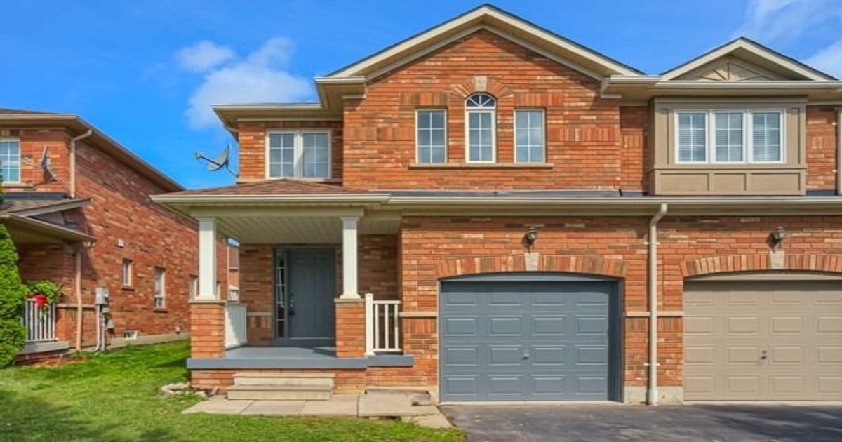 12 Presley Cres Whitby