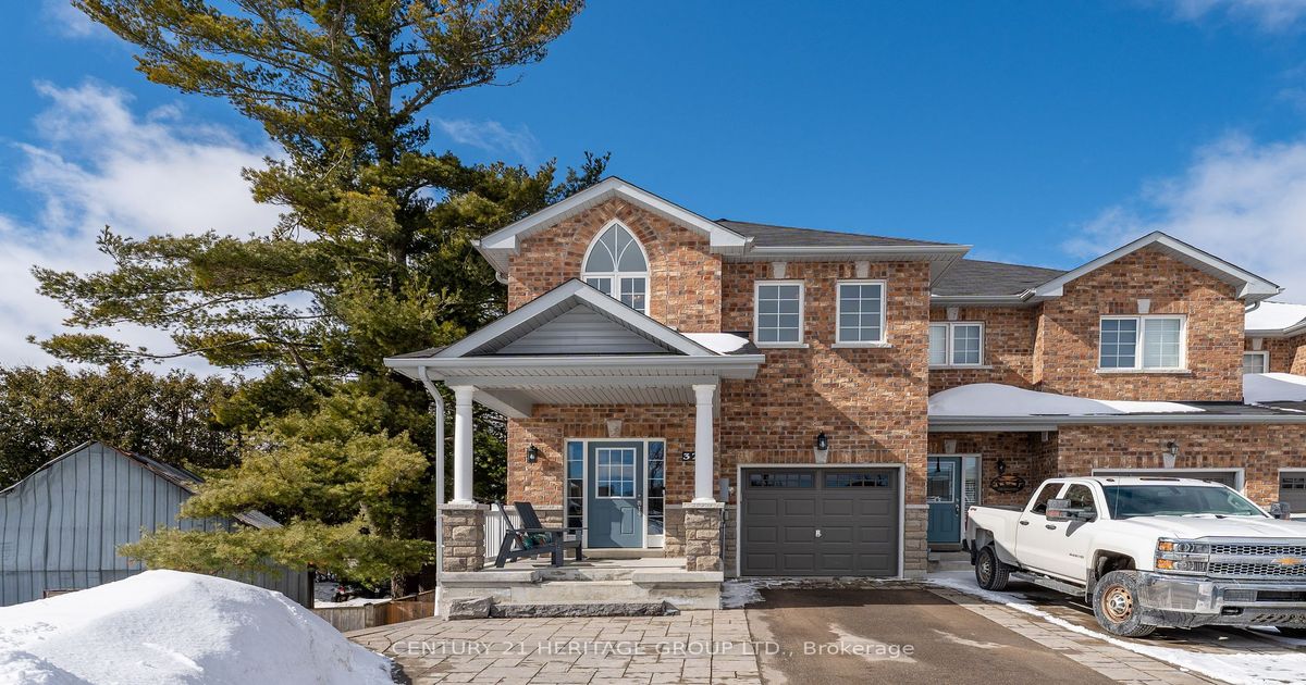 32 Bud Doucette Crt Uxbridge