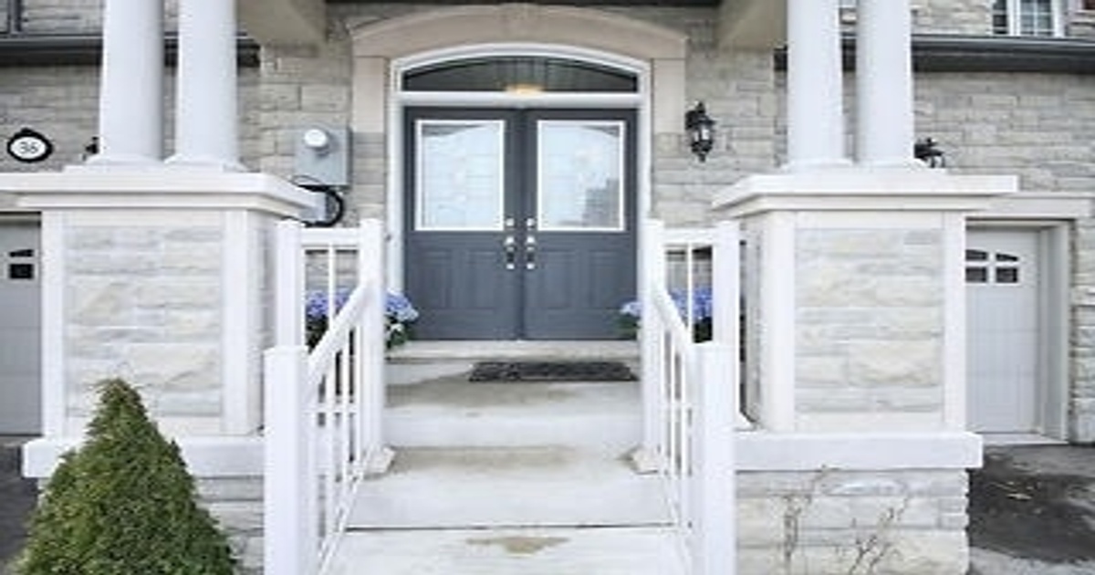 4 Spruce Pine Cres Vaughan