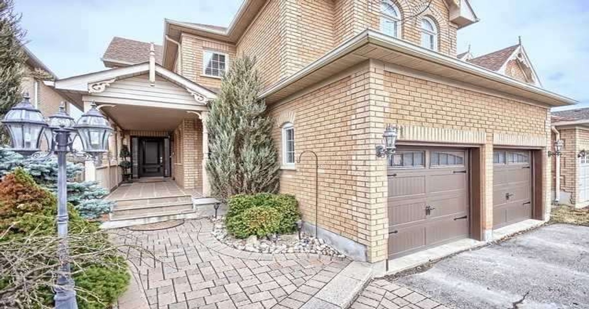 271 Paxton Cres Newmarket