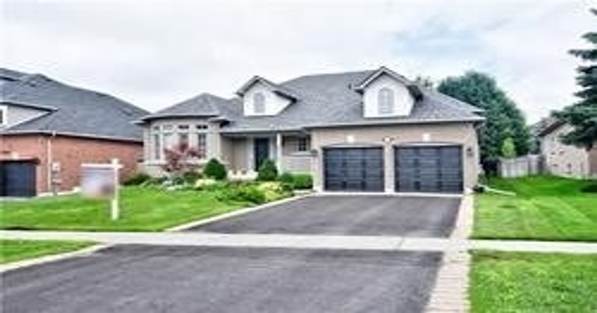 1043 Stonehaven Ave Newmarket