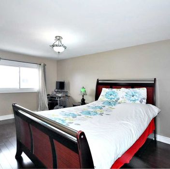 Residential 98 Nightstar Dr Richmond Hill For Sale