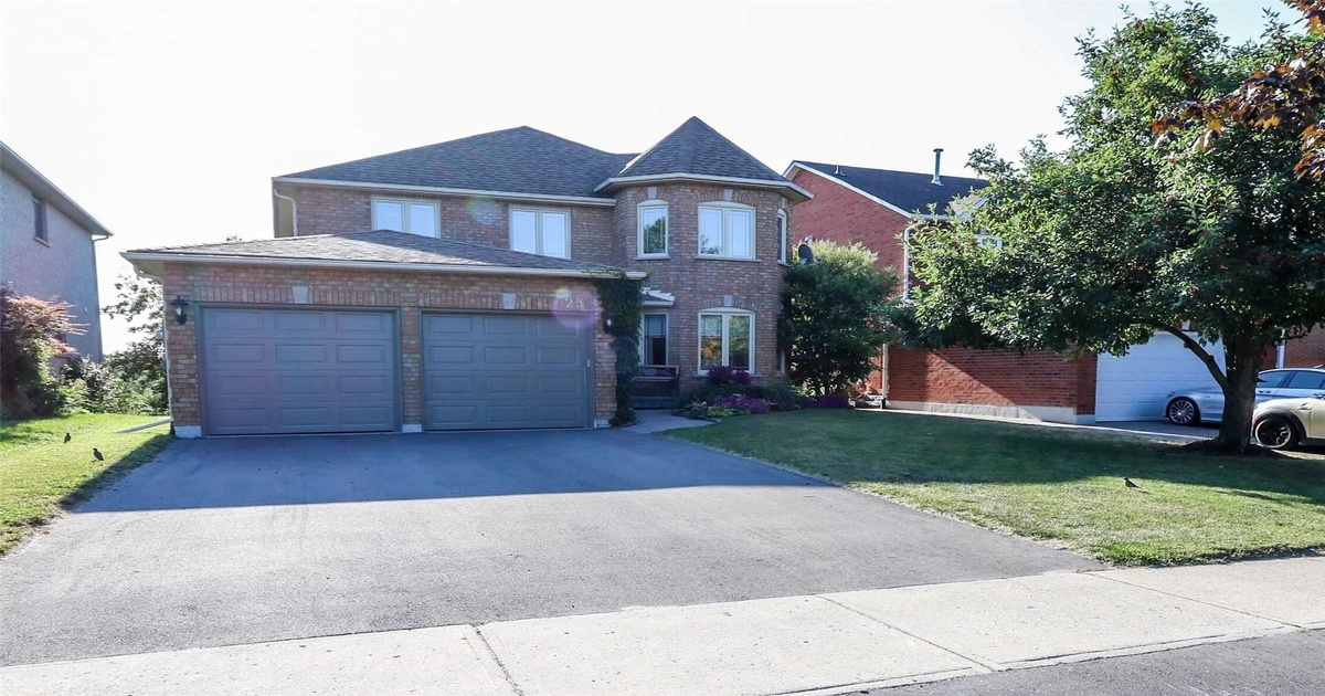 238 Chambers Cres Newmarket