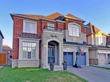 43 Woodvalley Cres