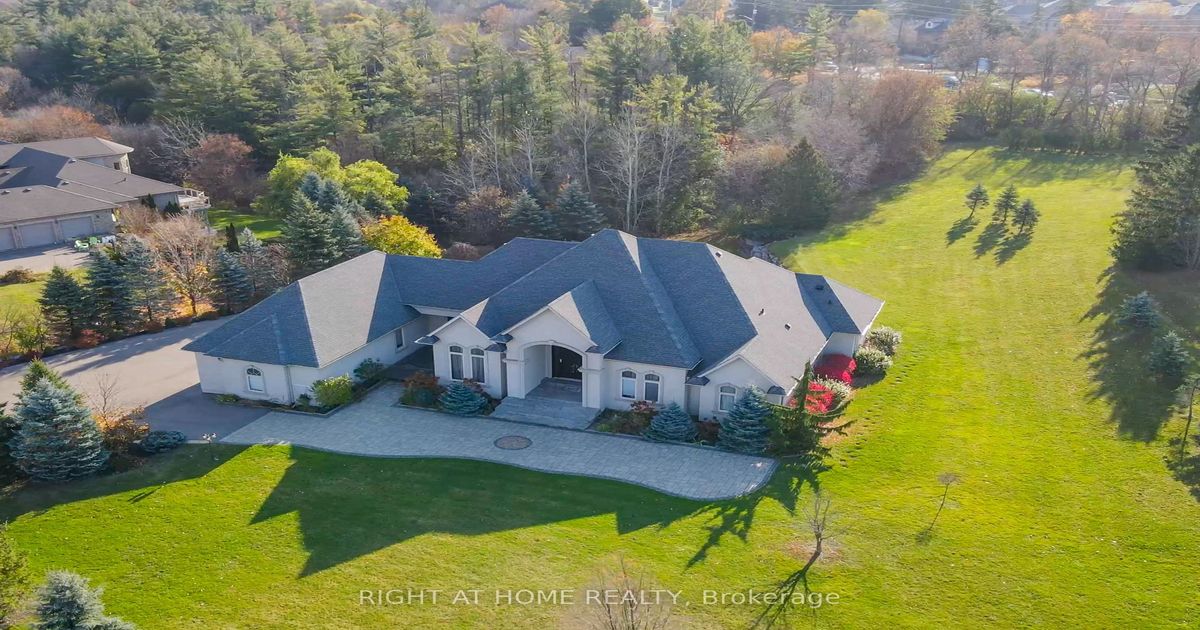 61 Charles Cooper Crt Vaughan