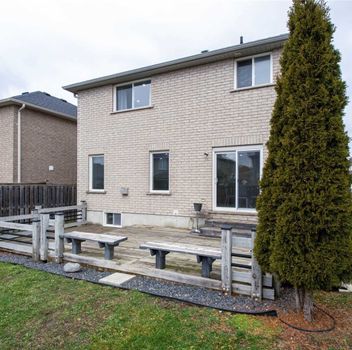 Residential 17 Empire Dr Barrie For Sale