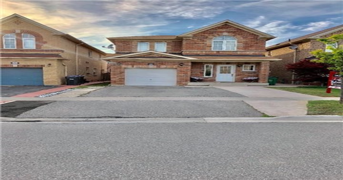 454 Comiskey Cres Mississauga