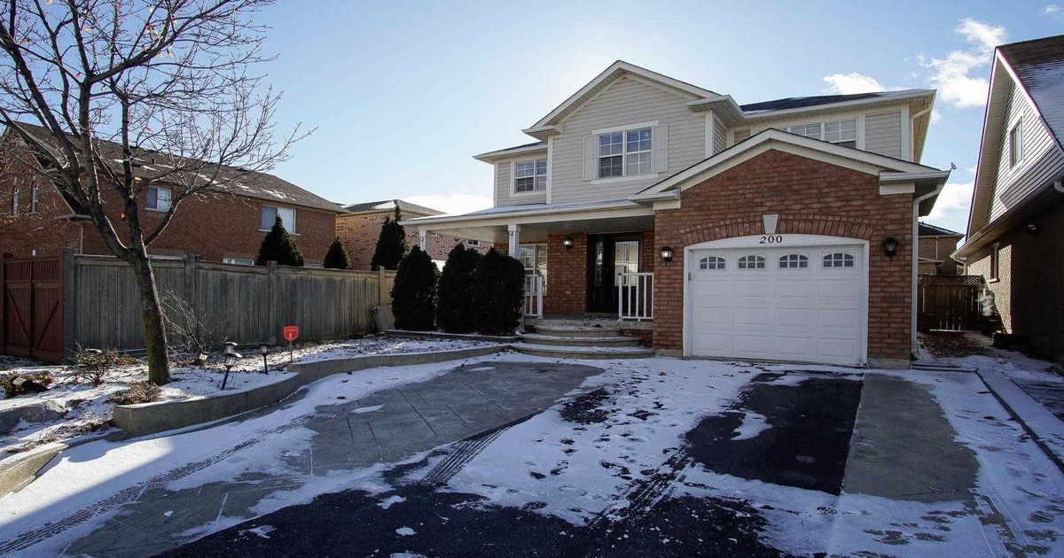 200 Queen Mary Dr Brampton