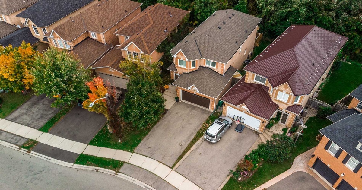 3790 Forest Bluff Cres Mississauga