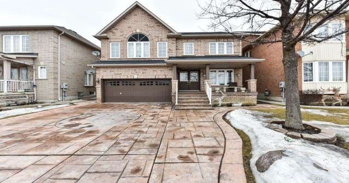 241 Queen Mary Dr Brampton