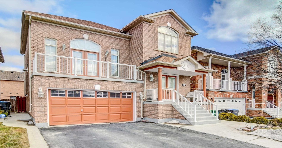 83 Queen Mary Dr Brampton