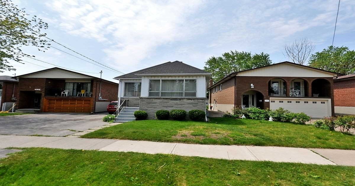 1054 East Ave Mississauga