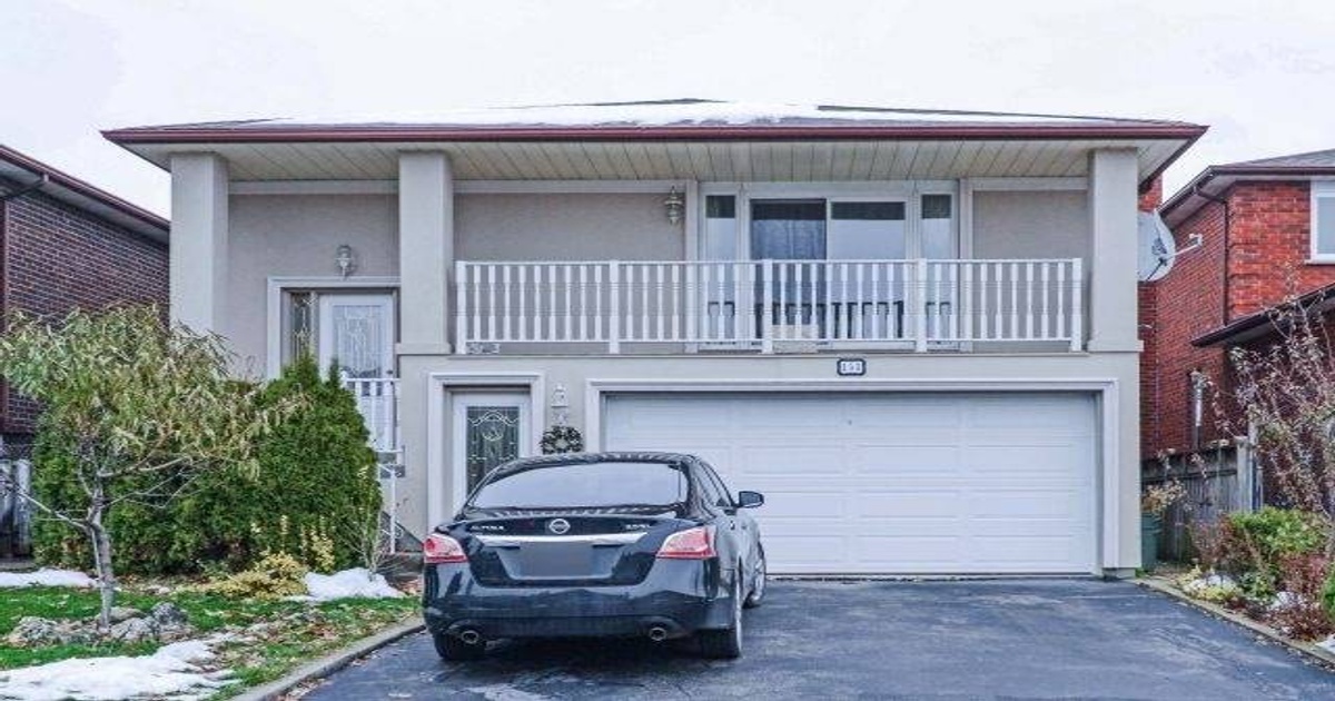153 Consulate Rd Mississauga
