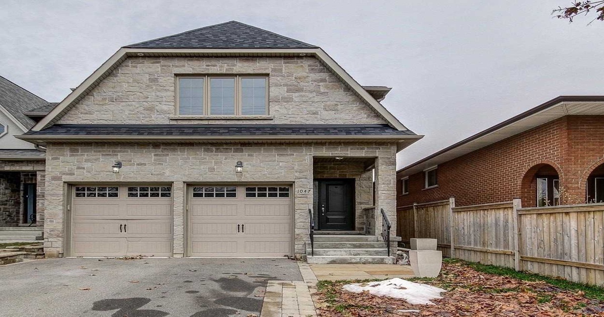 1047 Greaves Ave Mississauga
