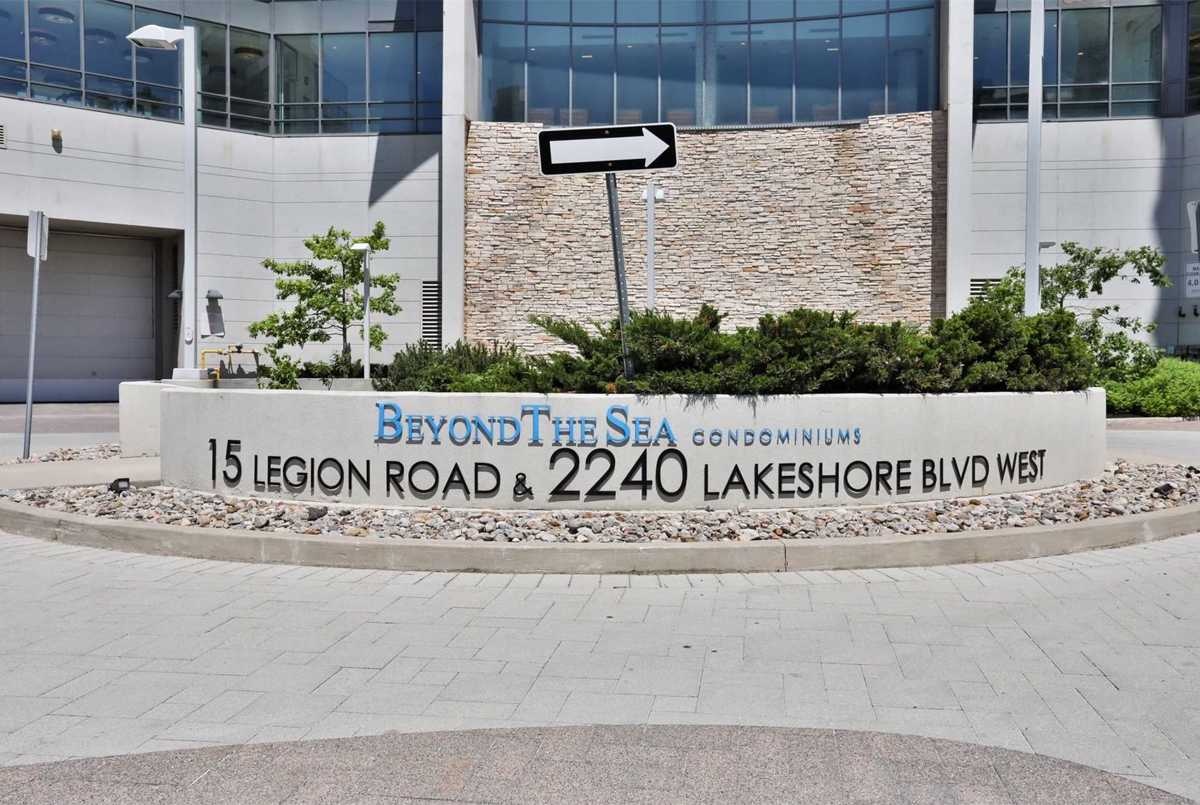2240 Lake Shore Blvd W Toronto AGENT ON DUTY
