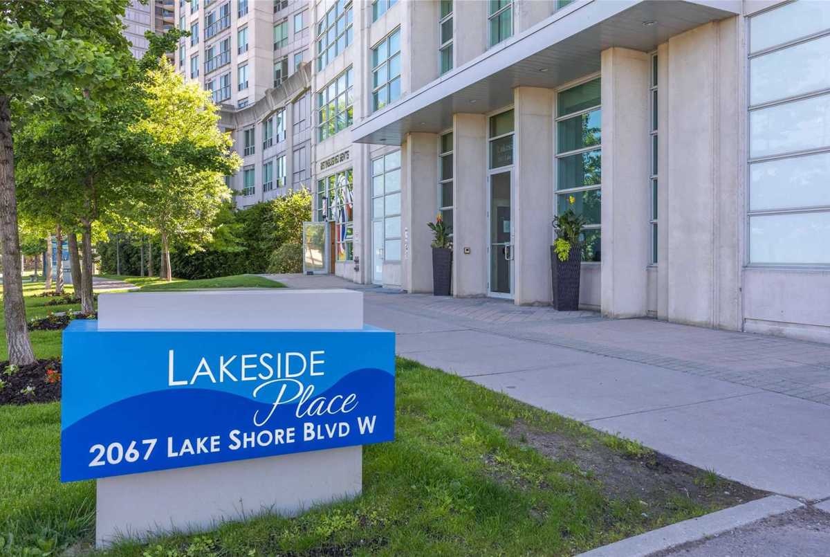 2067 Lake Shore Blvd W Toronto AGENT ON DUTY