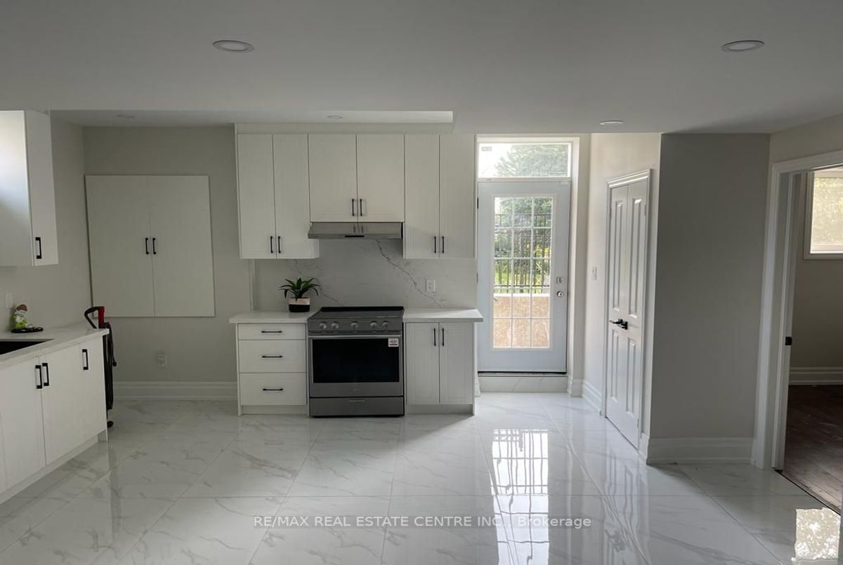 72 Belladonna(Basement) Circ Brampton RE/MAX Real Estate Centre Inc.