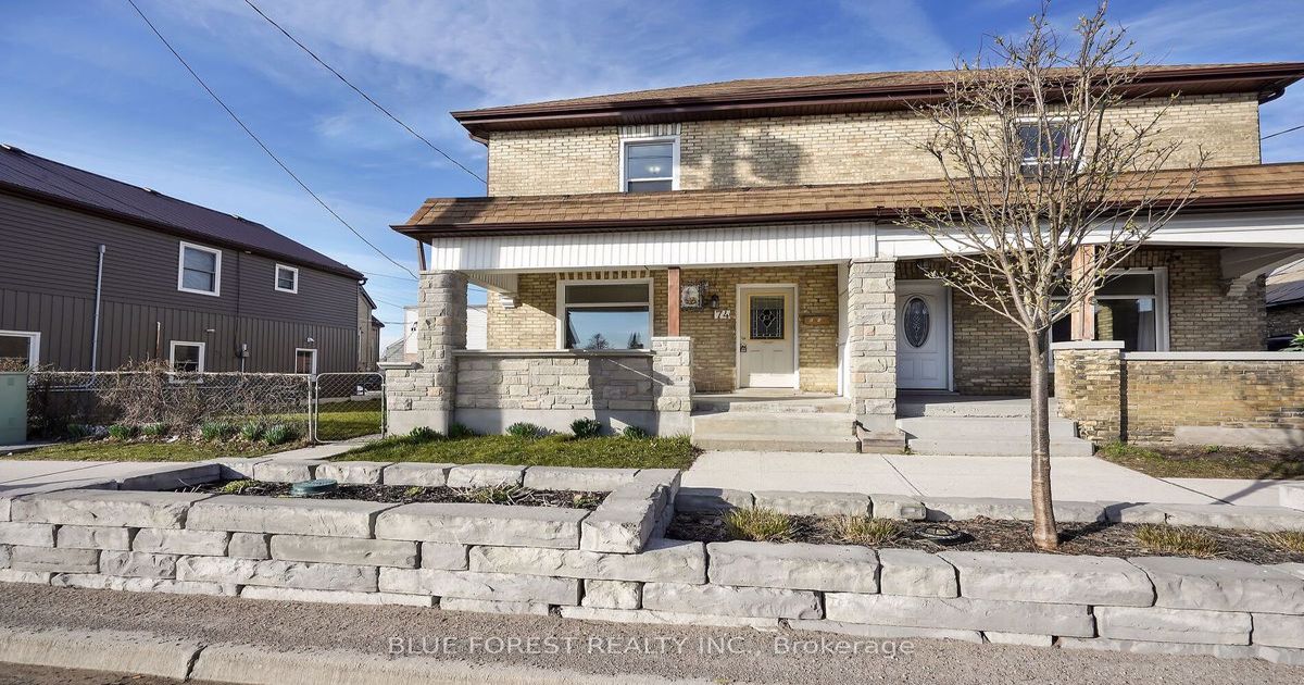 74 CARADOC St N Strathroy-Caradoc