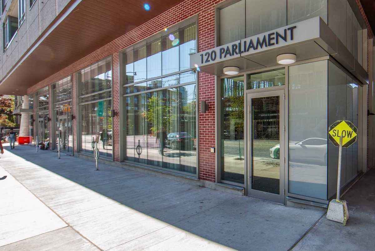 120 Parliament St Toronto AGENT ON DUTY